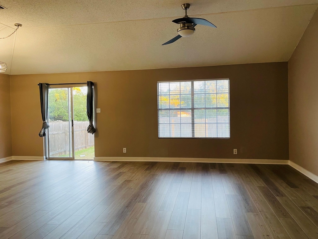16837 Bailey Jean Dr - Photo 2