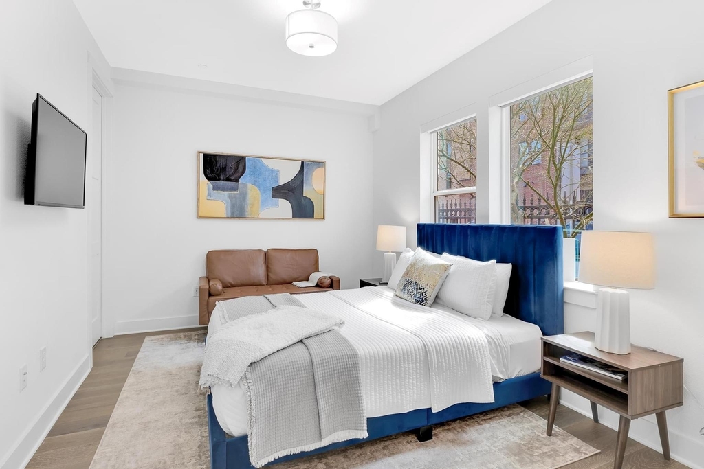 1008 Concordia Ave - Photo 4