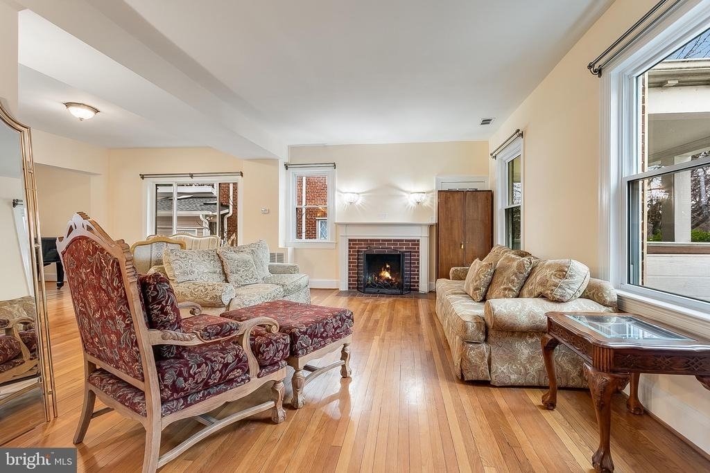 4604 Nottingham Drive - Photo 2