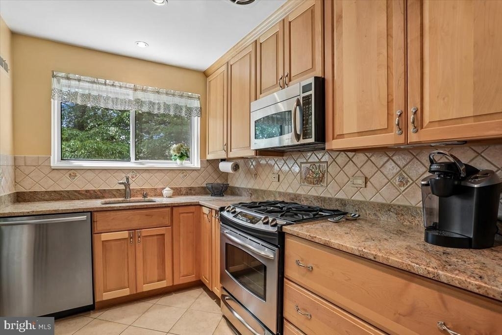 10513 Weymouth Street - Photo 9