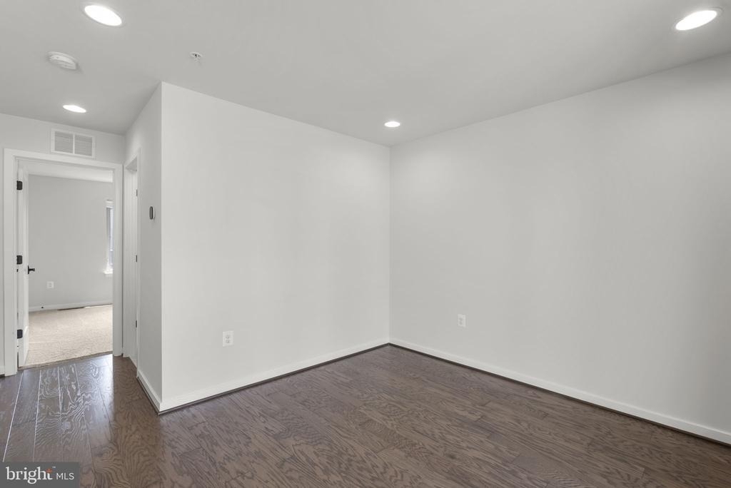 820 Thompson Crescent - Photo 31