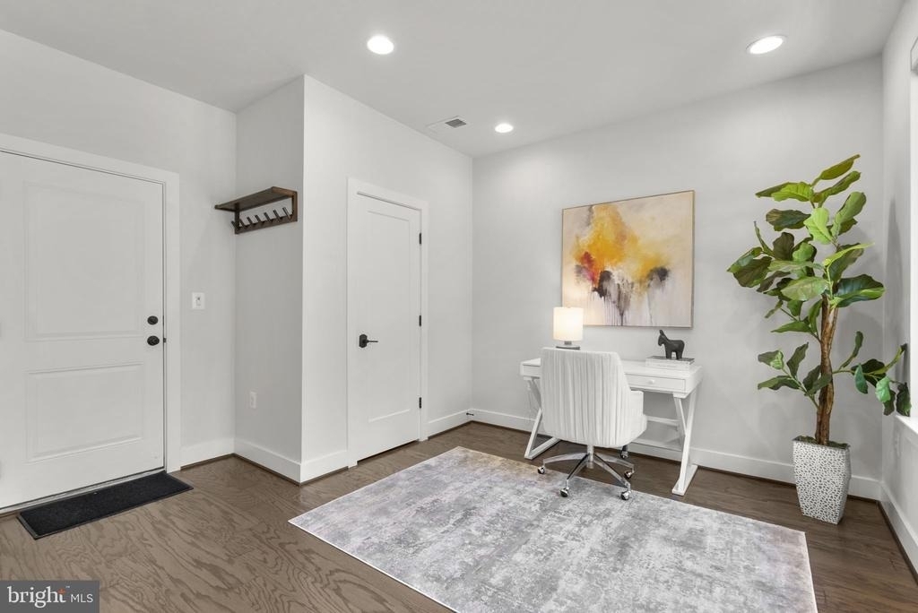 820 Thompson Crescent - Photo 4