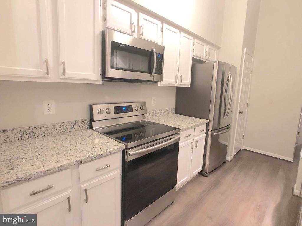 13103 Briarcliff Terrace - Photo 2