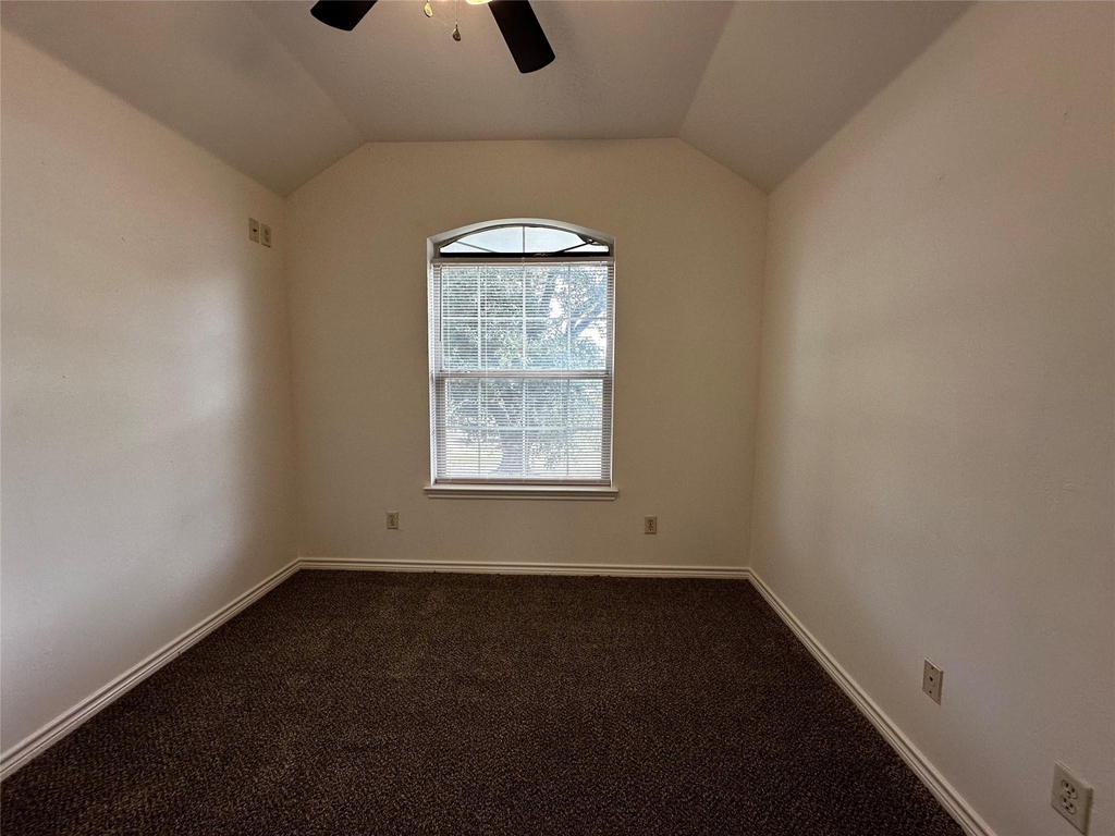 1400 Prairie Dr - Photo 10