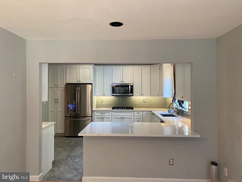 9917 Betteker Lane - Photo 11