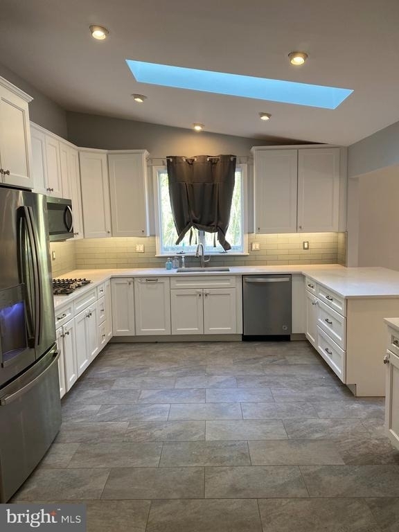 9917 Betteker Lane - Photo 17