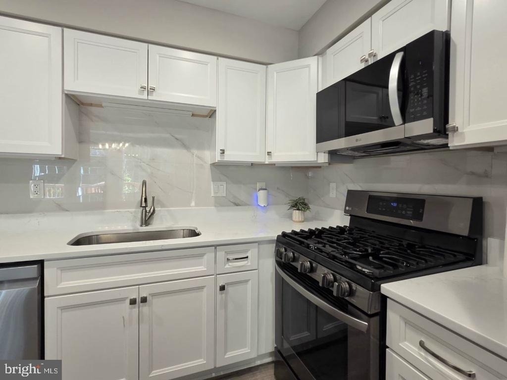 4613 Ripley Manor Terrace - Photo 11