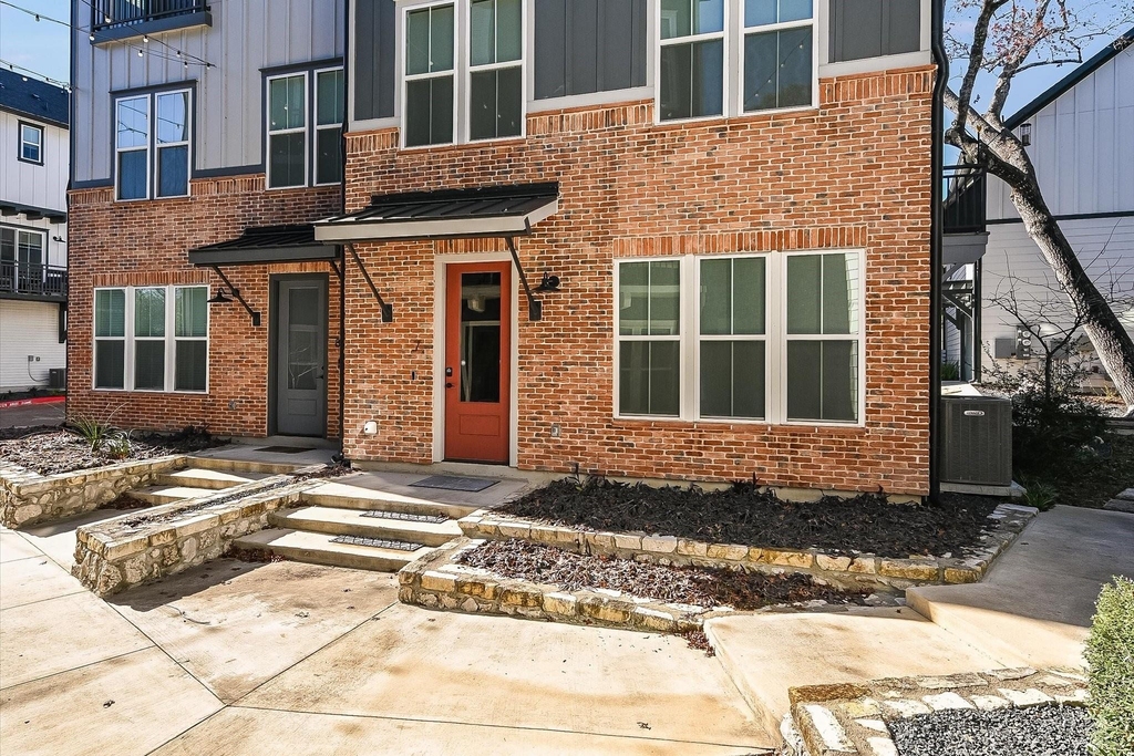 3809 Valley View Rd - Photo 0