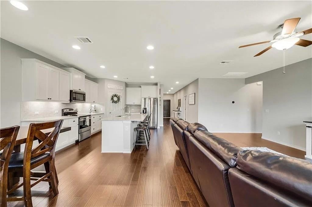 112 Magna Ln - Photo 2