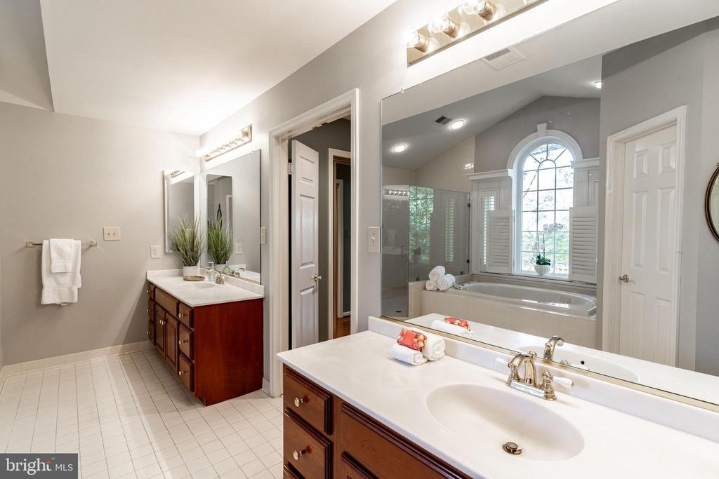 10117 Meyer Point Terrace - Photo 20