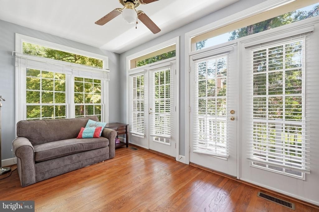 10117 Meyer Point Terrace - Photo 7