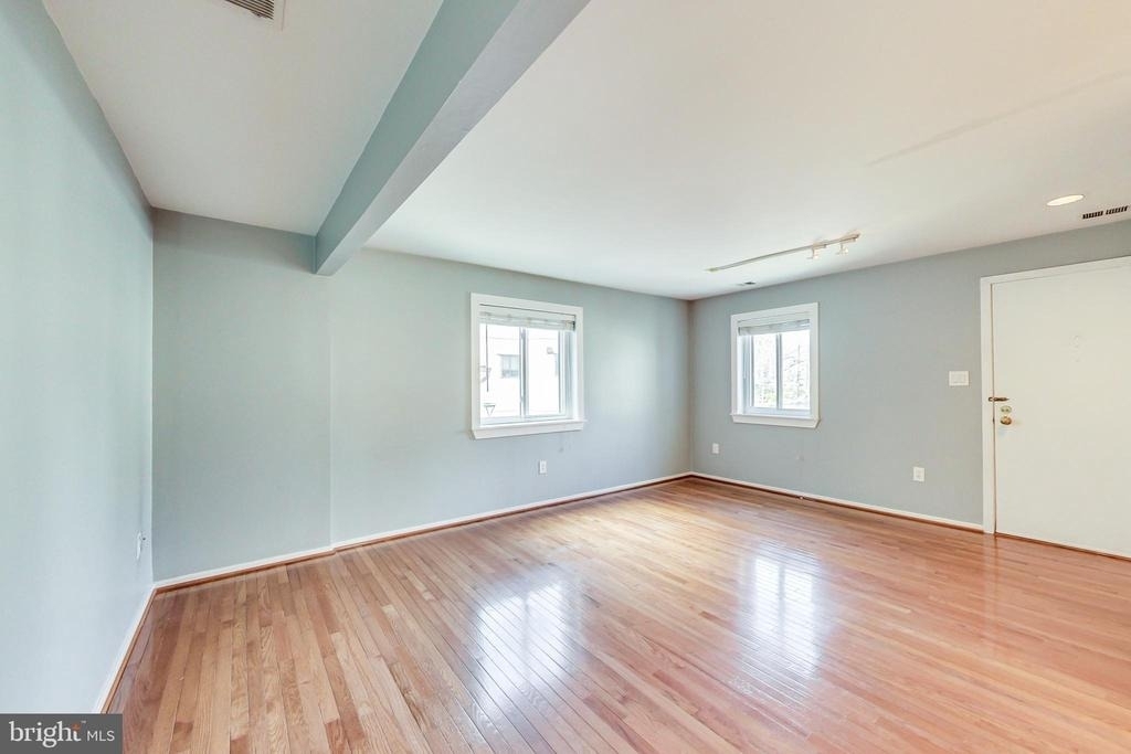 8923 Battery Place - Photo 4