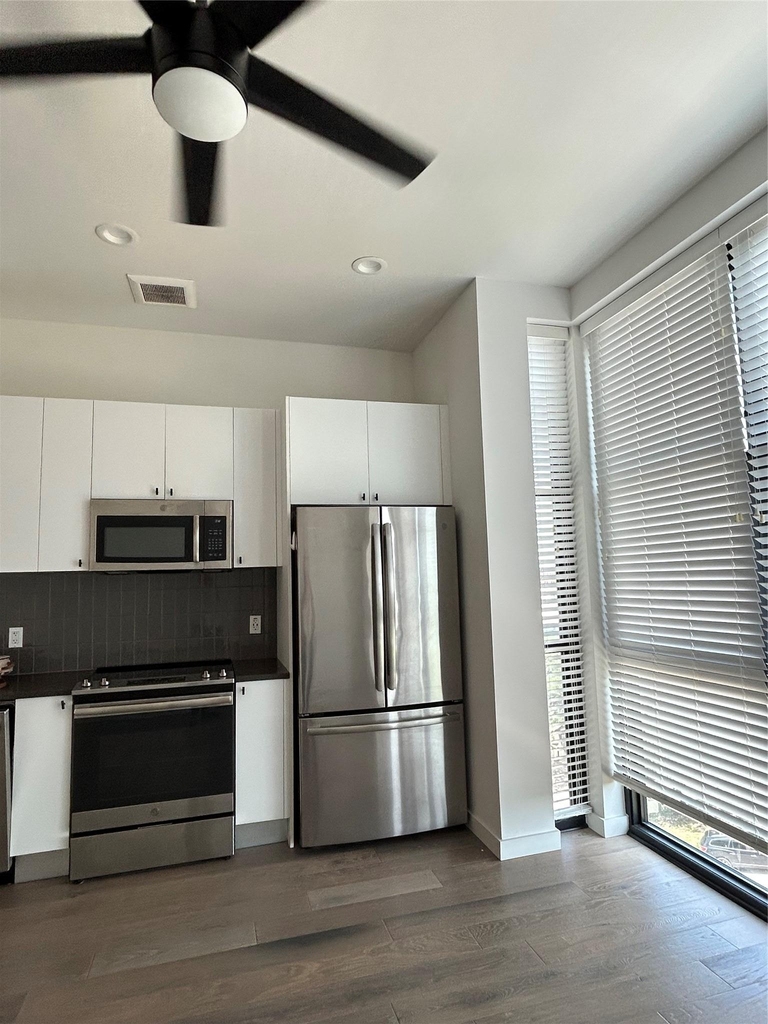 800 Embassy Dr - Photo 5