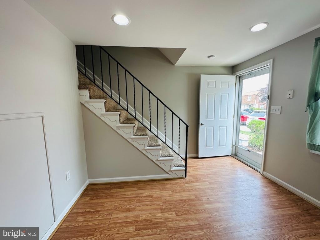 34 Carroll View Avenue - Photo 2