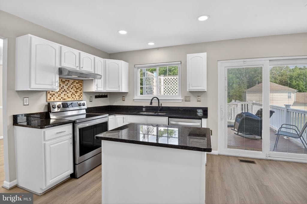 4315 Castletower Court - Photo 6