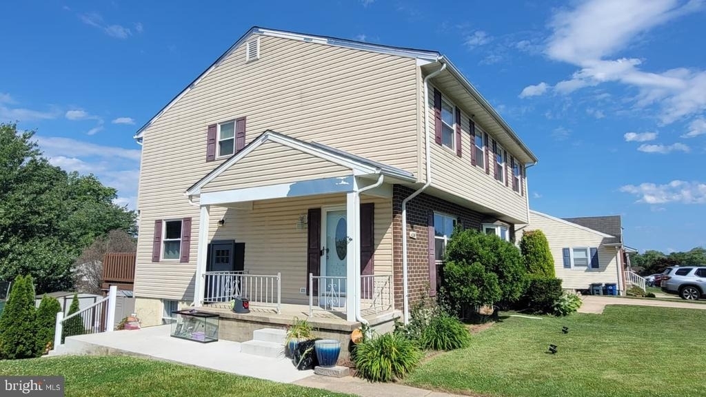 4236 Slater Avenue - Photo 2