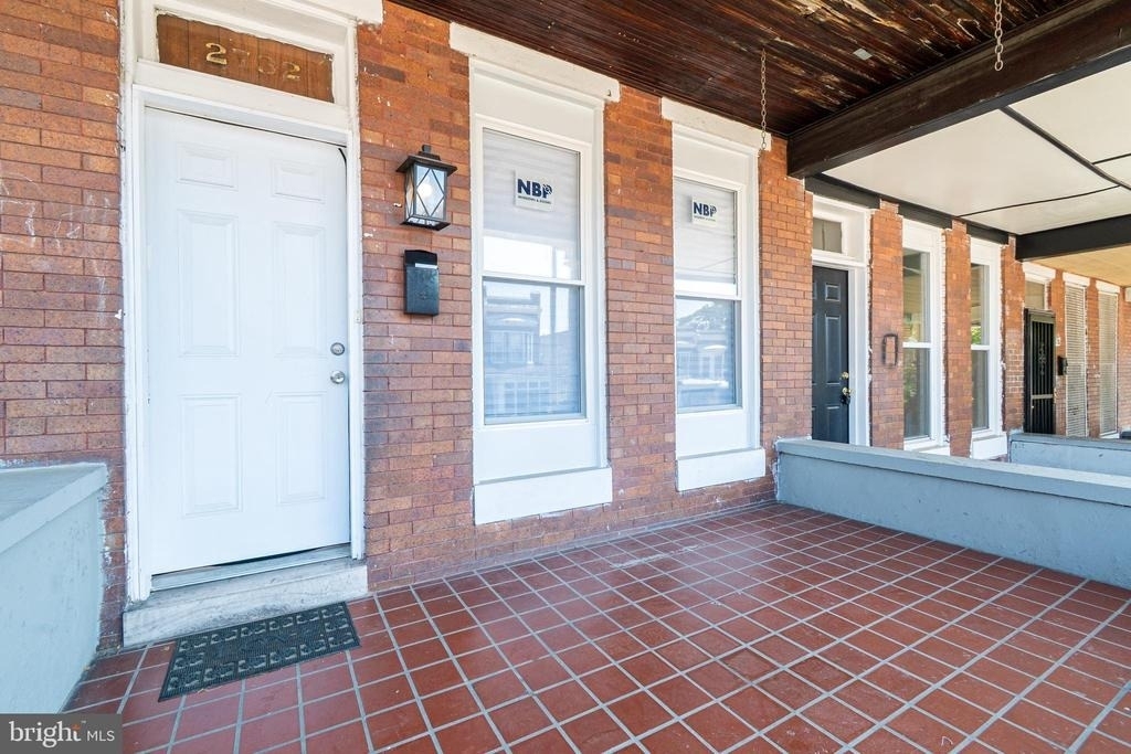 2732 Riggs Avenue - Photo 2