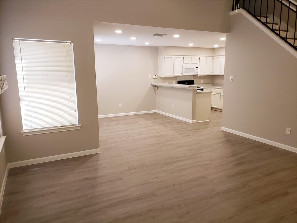 12913 Steeple Chase Dr - Photo 4