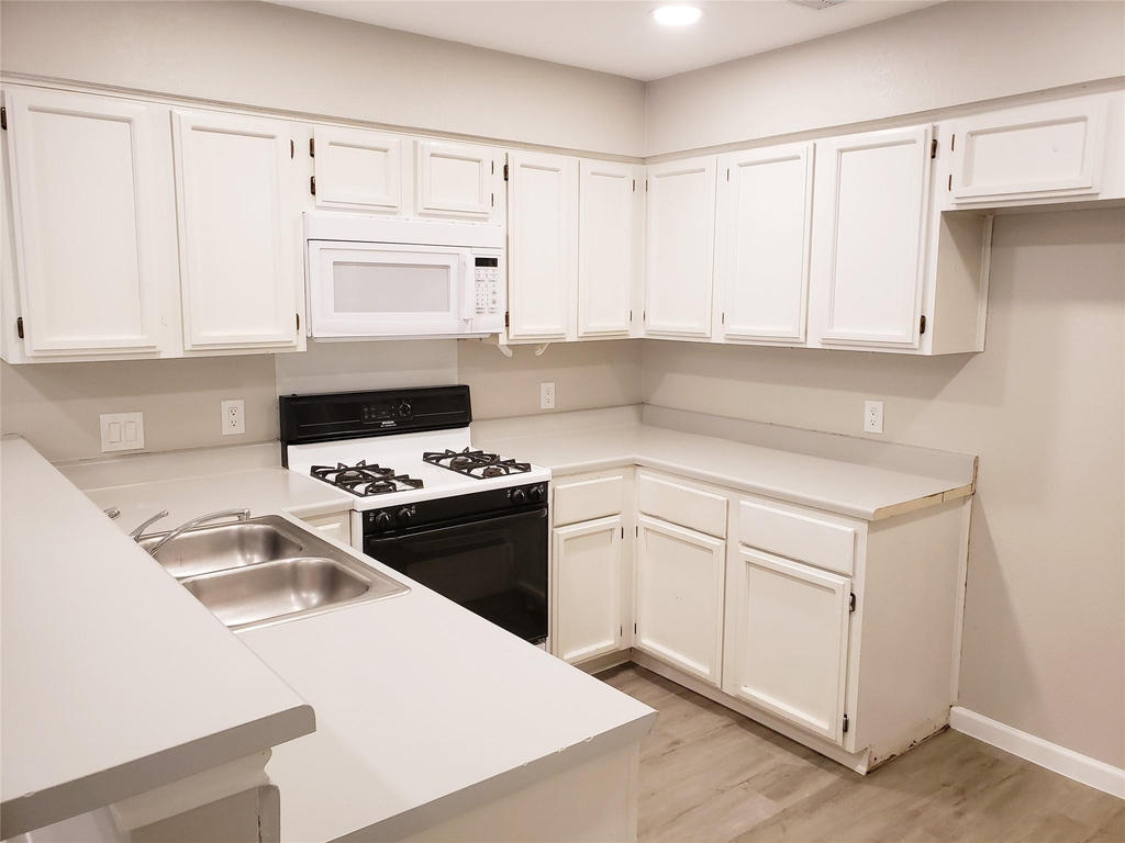 12913 Steeple Chase Dr - Photo 6