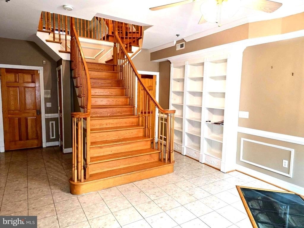 704 S Bond Street - Photo 1