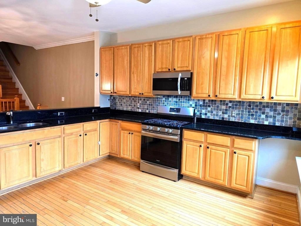 704 S Bond Street - Photo 8