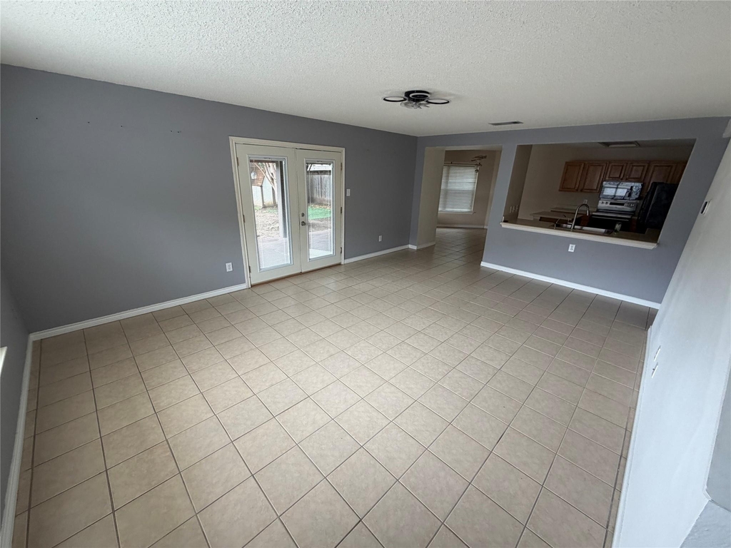 1704 Matagorda Dr - Photo 4