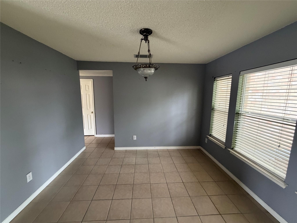 1704 Matagorda Dr - Photo 2