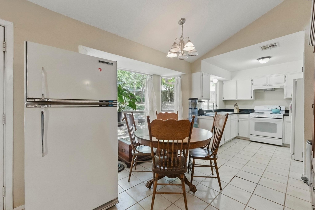 4802 Peach Grove Ct - Photo 2