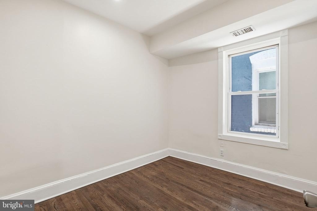 1038 6th Street Ne - Photo 8