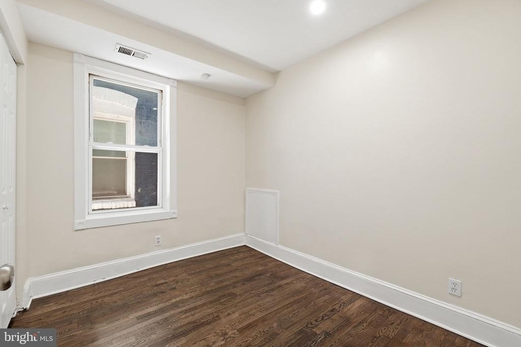1038 6th Street Ne - Photo 11
