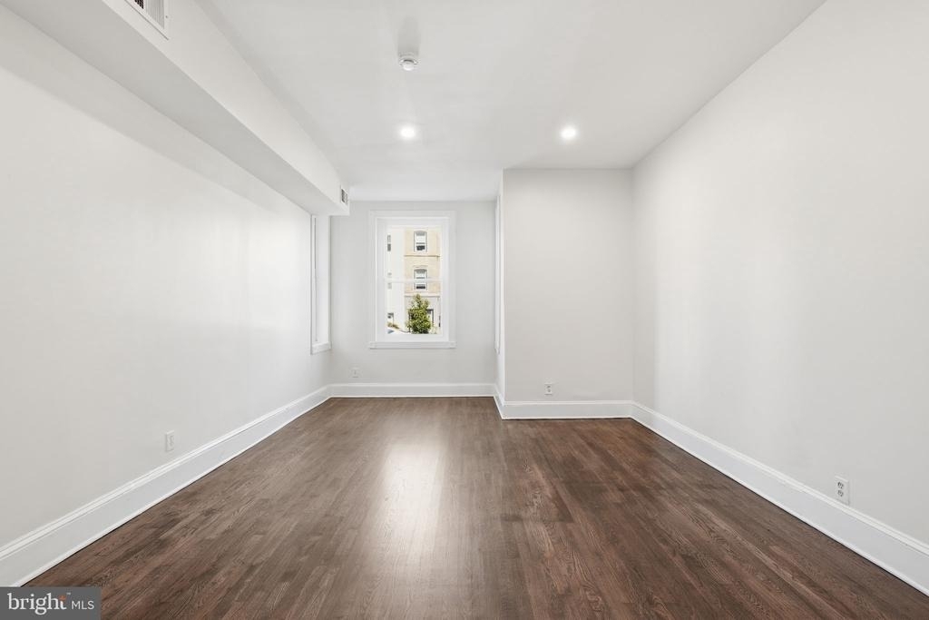 1038 6th Street Ne - Photo 5
