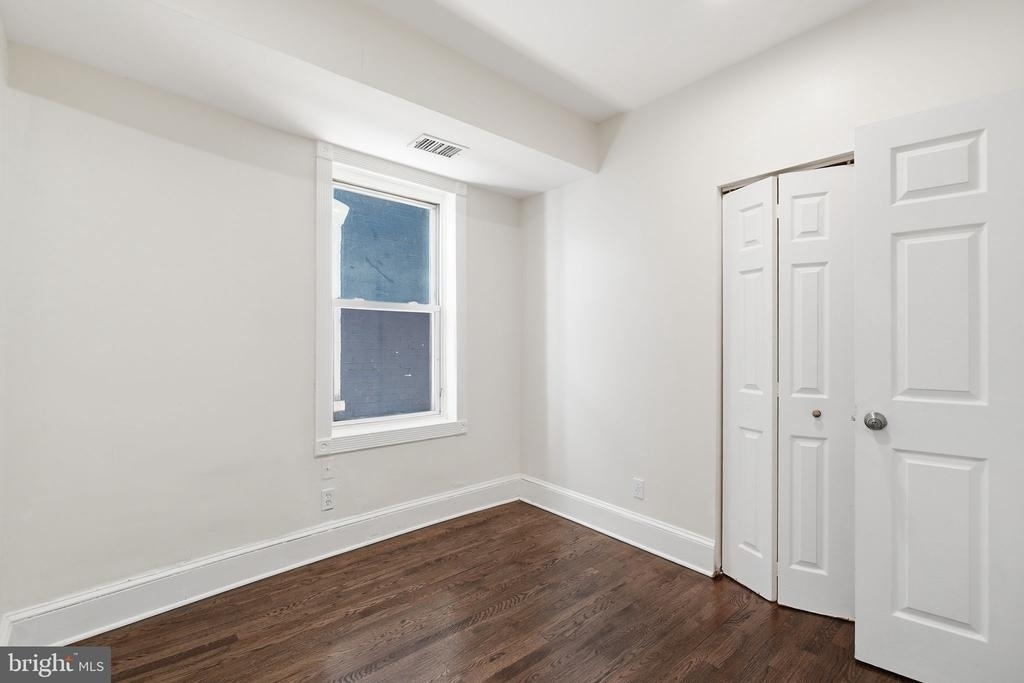 1038 6th Street Ne - Photo 9