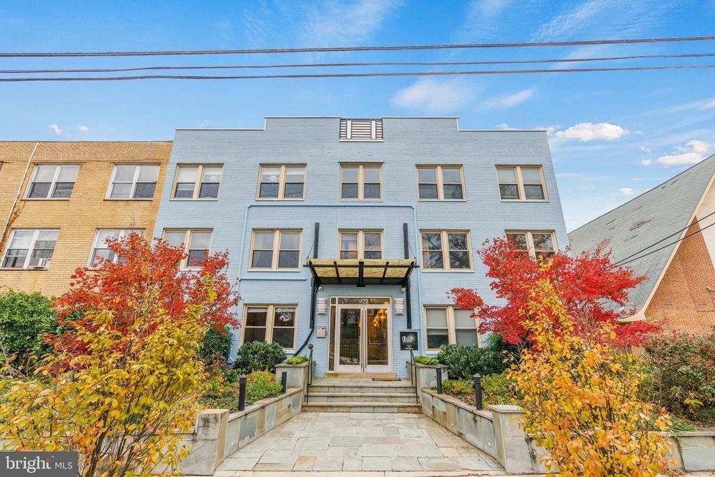922 Madison Street Nw - Photo 0