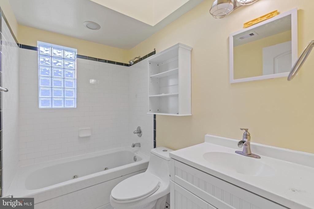 922 Madison Street Nw - Photo 17