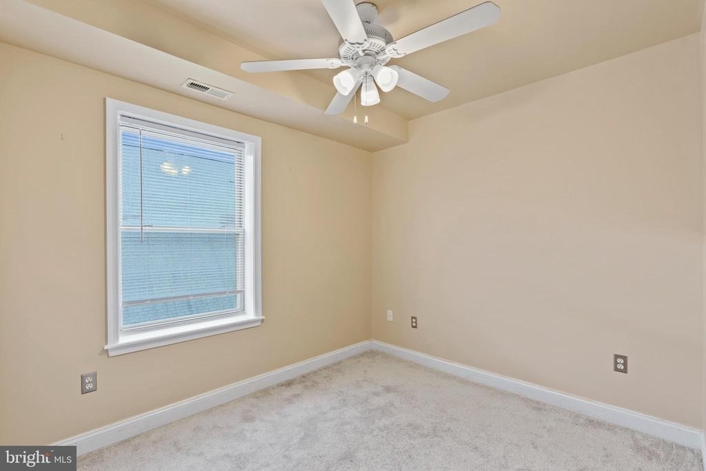 922 Madison Street Nw - Photo 15