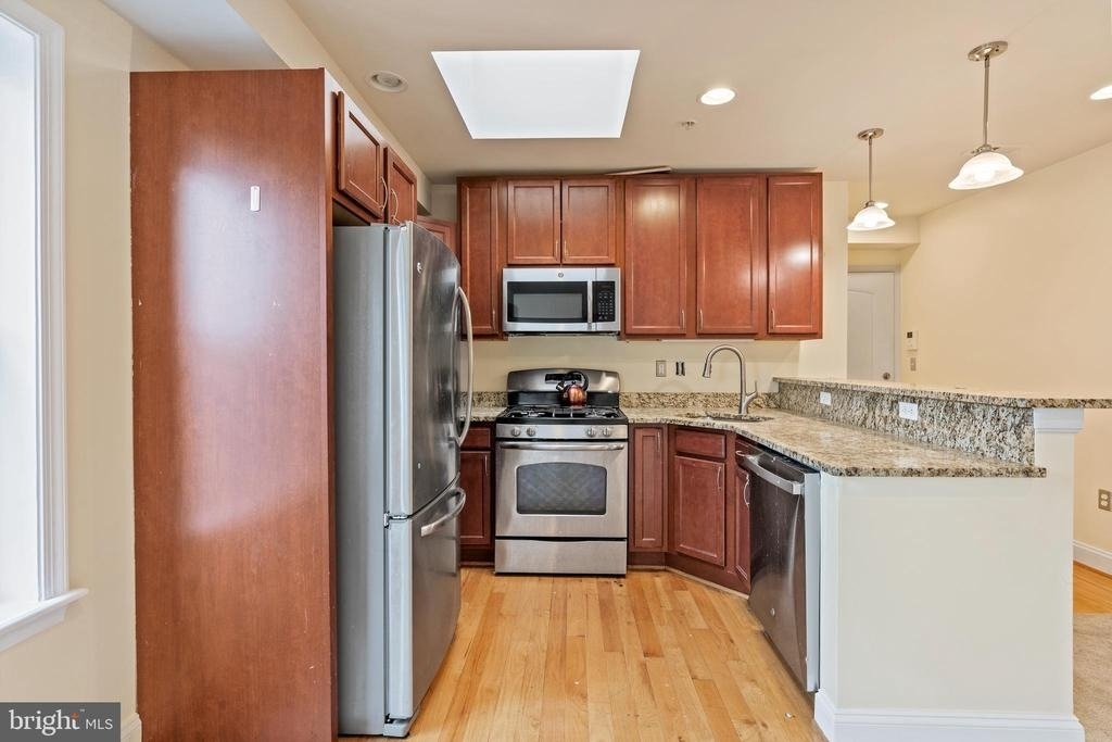 922 Madison Street Nw - Photo 2