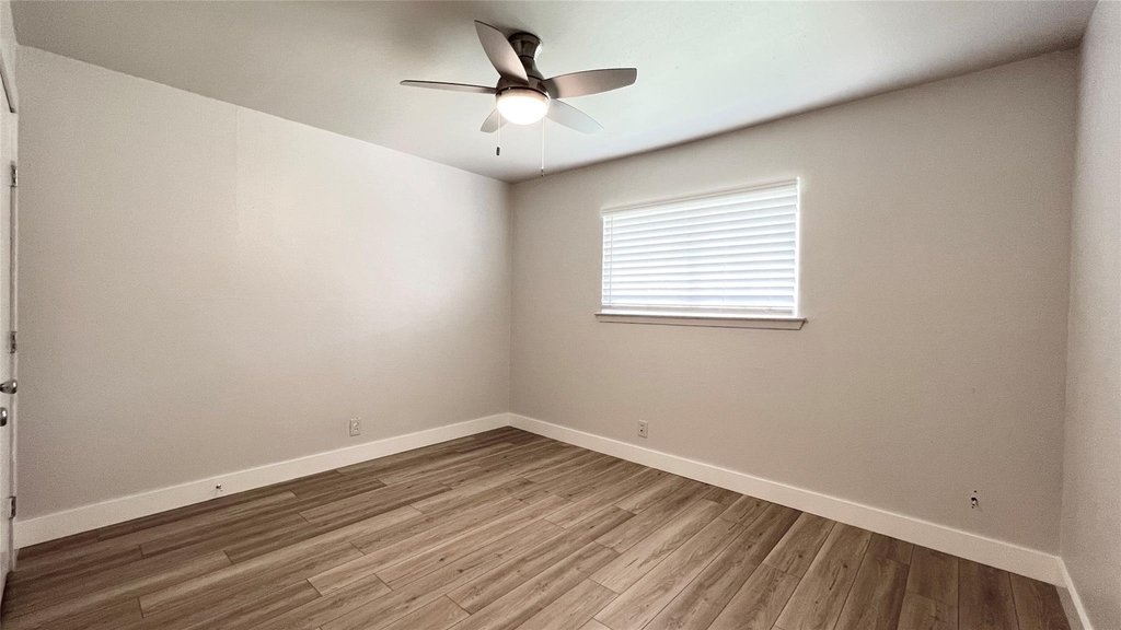 11208 Renel Dr - Photo 3