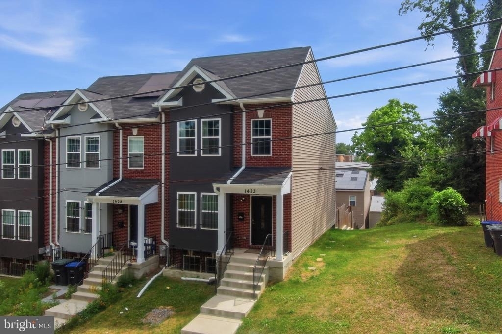 1433 Howard Road Se - Photo 2