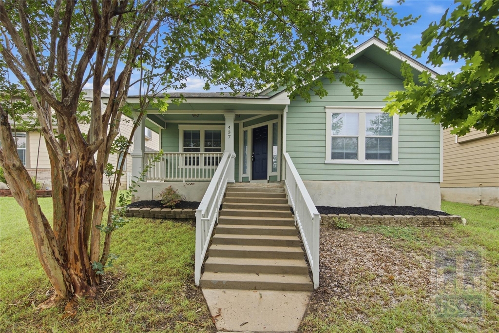 437 Sampson - Photo 0