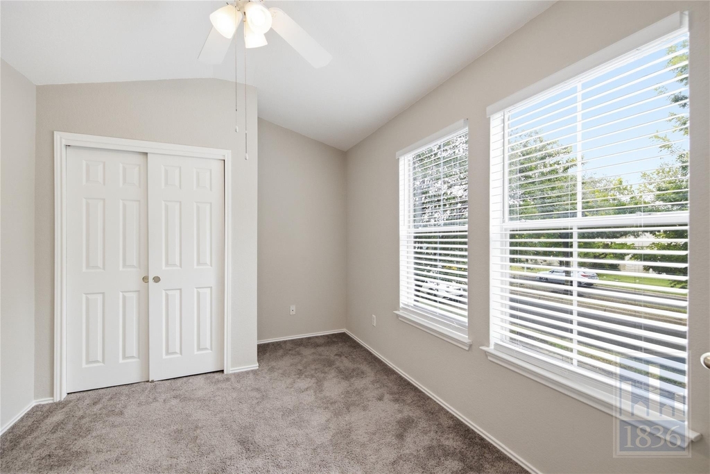 437 Sampson - Photo 14