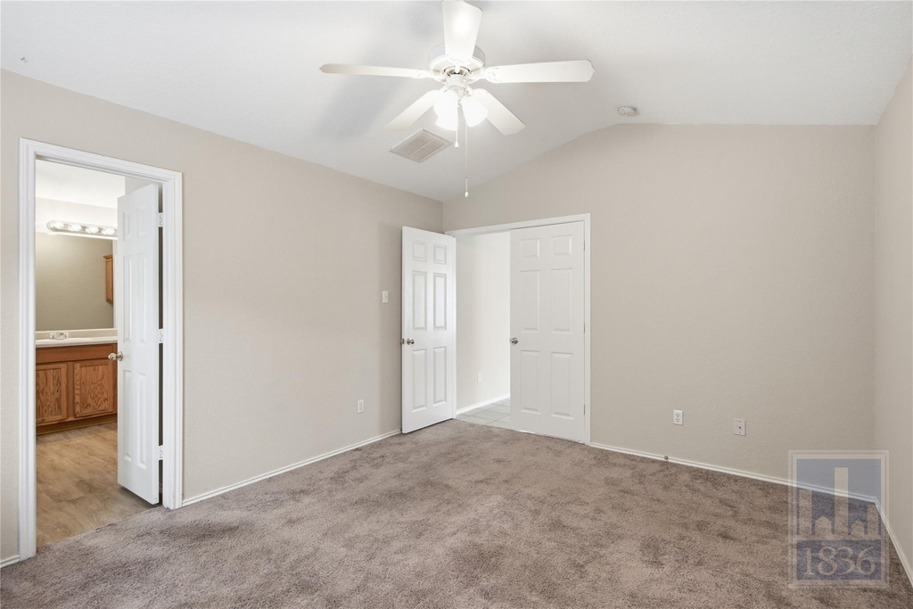 437 Sampson - Photo 10