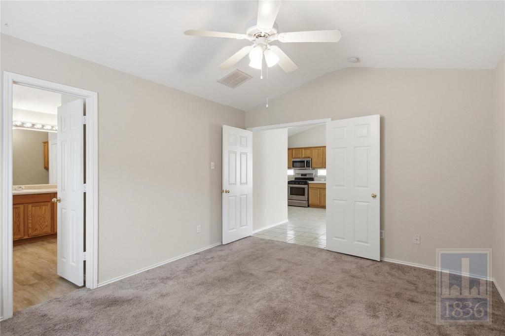 437 Sampson - Photo 9