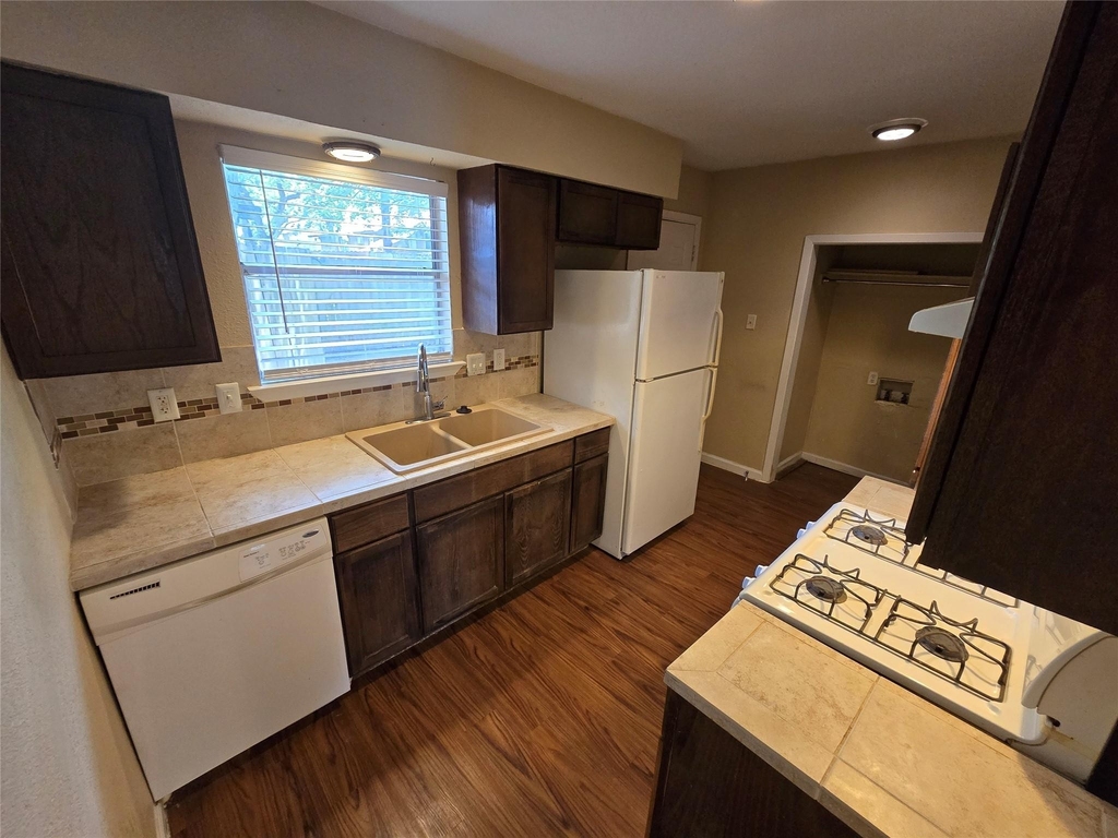 7102 Dan Jean Dr - Photo 2