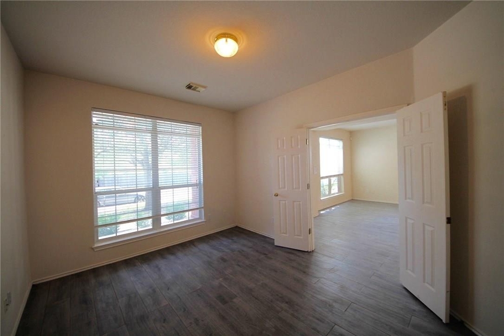 15843 Garrison Cir - Photo 4