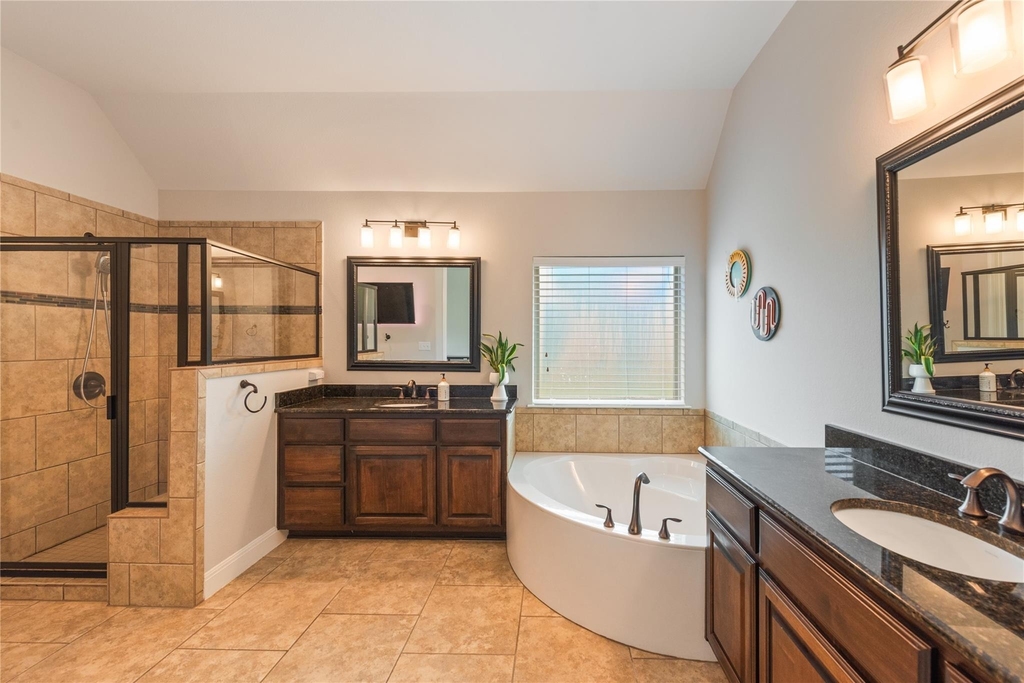 12305 Lostwood Cir - Photo 14