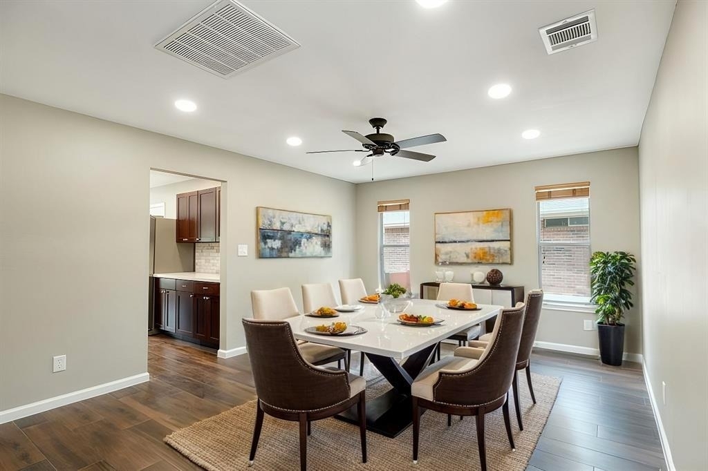 2412 Willow Way - Photo 4