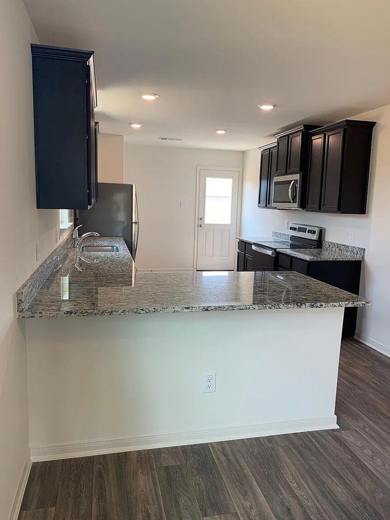 108 N Allington Cir - Photo 10