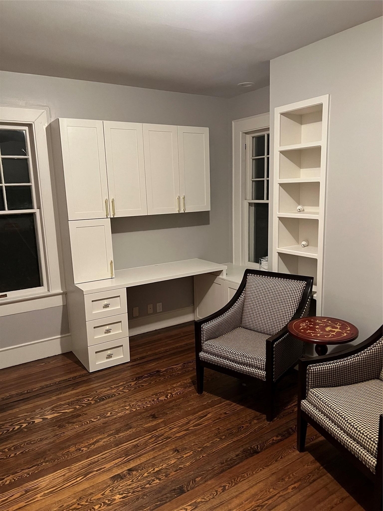 104 W 33rd St - Photo 4