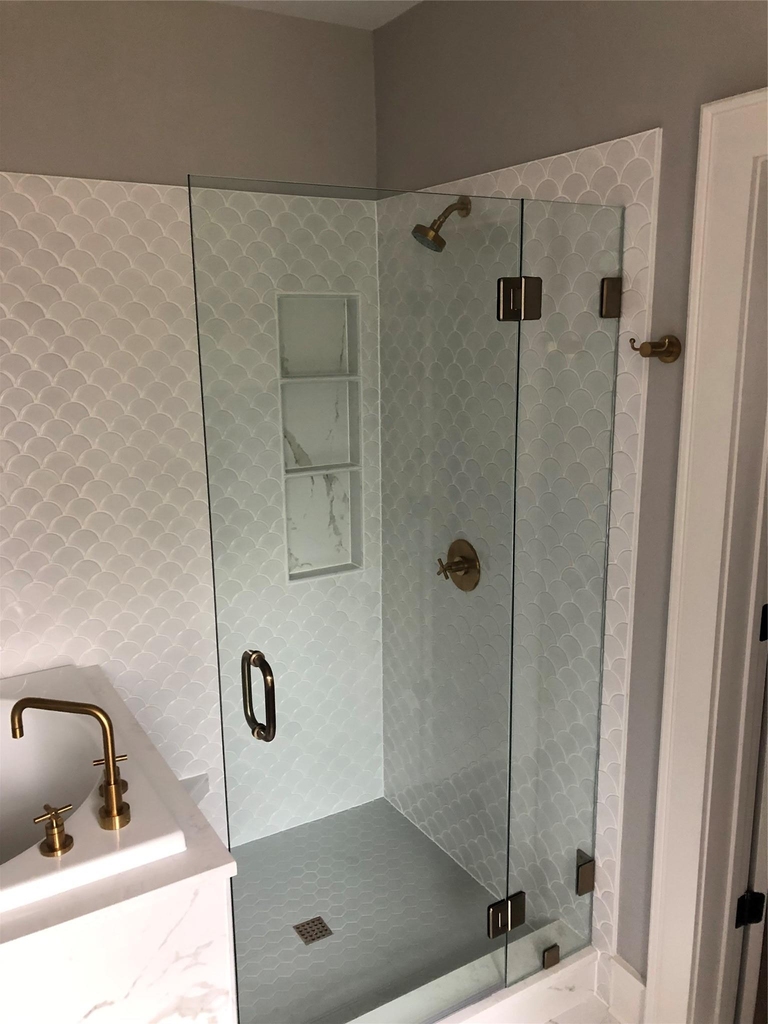 104 W 33rd St - Photo 6