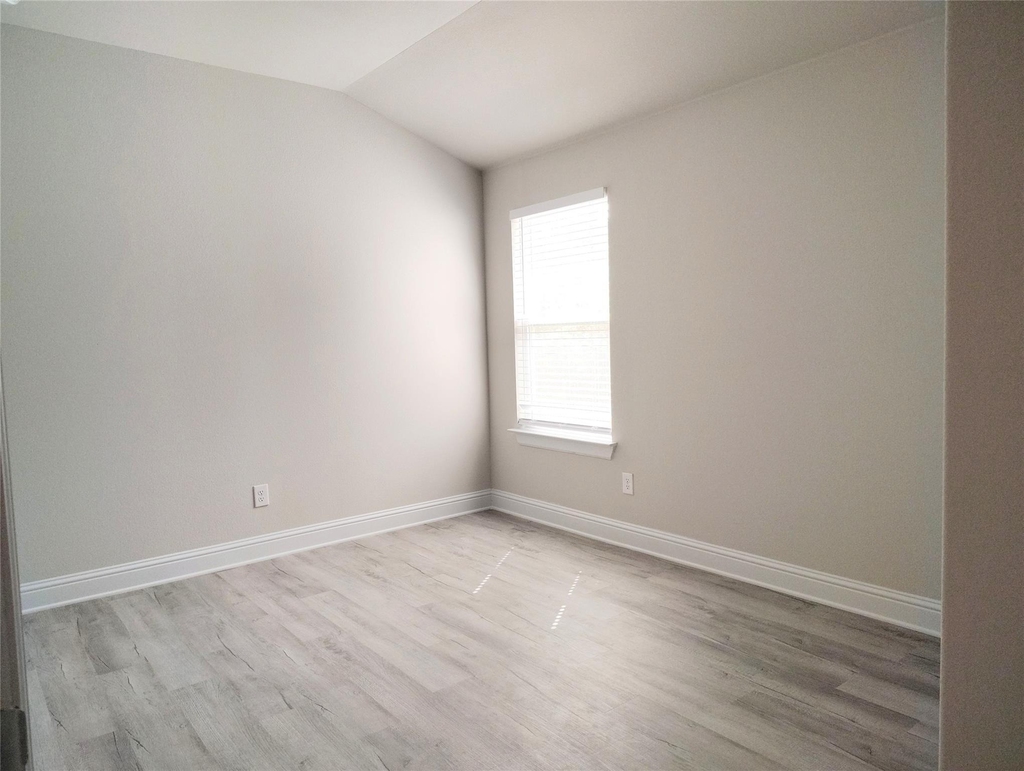 7801 Dakota Cir - Photo 1